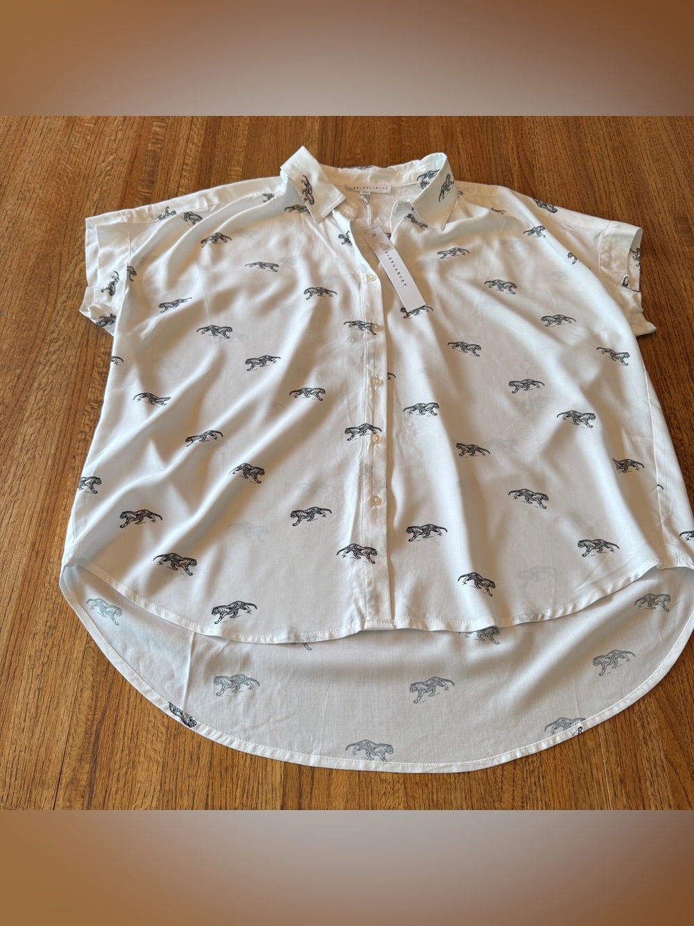 NWT Jane + Delancey Tiger Print Button Down Shirt High-Low Cuffed Sleeve L